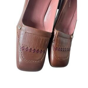 Vintage 1990s Etianne Aigner 7M eysabel brown leather 2.5" chunky heel pumps